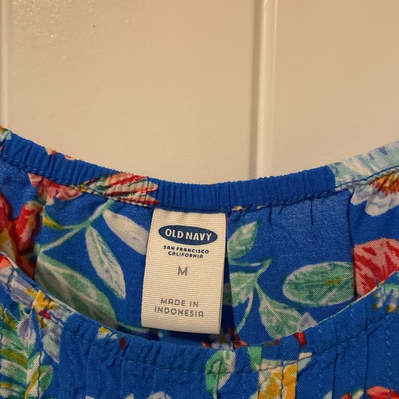 Old navy floral camisole - Picture 2 of 3